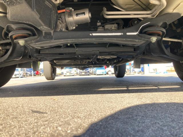 NT100クリッパートラック DX 4WD 5MT フロントドライブレコーダー エアコン パワーステアリング 運転席エアバッグ 助手席エアバッグ 記録簿 3枚リーフスプリング 取扱説明書 メンテナンスノート テールゲートチェーン 荷台マット(43枚目)