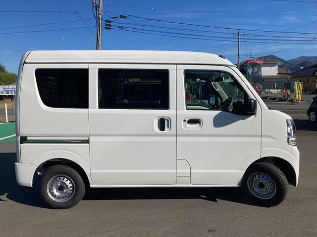 エブリイ PA 4WD 両側スライドドア クリアランスソナー オートライト 届出済未使用車 4A/T ABS ESC エアバック 衝突安全ボディ エアコン パワーステアリング ルーフコンソール LEDルームランプ(4枚目)