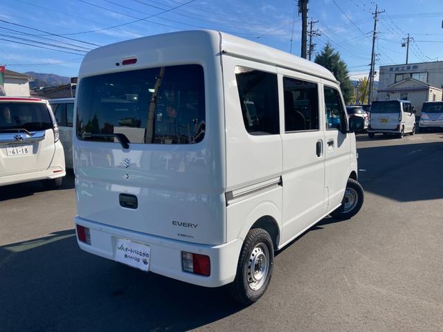 エブリイ PA 4WD 両側スライドドア クリアランスソナー オートライト 届出済未使用車 4A/T ABS ESC エアバック 衝突安全ボディ エアコン パワーステアリング ルーフコンソール LEDルームランプ(5枚目)