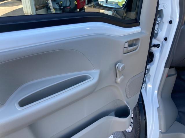 エブリイ PA 4WD 両側スライドドア クリアランスソナー オートライト 届出済未使用車 4A/T ABS ESC エアバック 衝突安全ボディ エアコン パワーステアリング ルーフコンソール LEDルームランプ(15枚目)