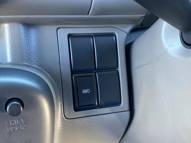 エブリイ PA 4WD 両側スライドドア クリアランスソナー オートライト 届出済未使用車 4A/T ABS ESC エアバック 衝突安全ボディ エアコン パワーステアリング ルーフコンソール LEDルームランプ(24枚目)