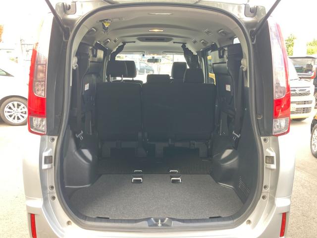 ノア X 4WD 乗車定員8人 純正9インチナビ CD ETC TV BT TV ETC 左側パワースライドドア オートライト LEDヘッドランプ キーレスエントリー ワイパーデアイサ アイドリングストップ リヤエアコン 3列シート(42枚目)