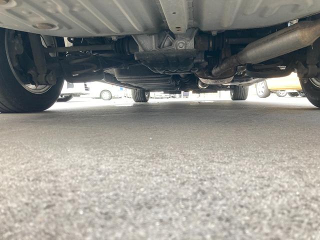 ノア X 4WD 乗車定員8人 純正9インチナビ CD ETC TV BT TV ETC 左側パワースライドドア オートライト LEDヘッドランプ キーレスエントリー ワイパーデアイサ アイドリングストップ リヤエアコン 3列シート(46枚目)