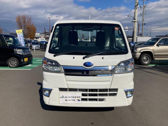 サンバートラック TBスマートアシスト 4WD 長野県限定車 5M/T リヤデフロック LEDヘッドランプ/フォグランプ メッキミラーカバー 4枚リーフスプリング SAIIIt クリアランスソナー ETC ナビ TV オートライト ABS ESC CD USB(2枚目)