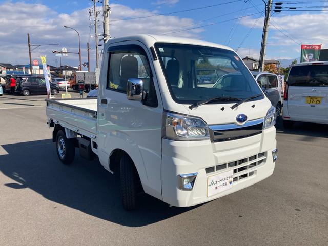 サンバートラック TBスマートアシスト 4WD 長野県限定車 5M/T リヤデフロック LEDヘッドランプ/フォグランプ メッキミラーカバー 4枚リーフスプリング SAIIIt クリアランスソナー ETC ナビ TV オートライト ABS ESC CD USB(3枚目)