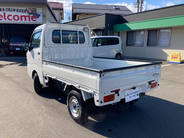 サンバートラック TBスマートアシスト 4WD 長野県限定車 5M/T リヤデフロック LEDヘッドランプ/フォグランプ メッキミラーカバー 4枚リーフスプリング SAIIIt クリアランスソナー ETC ナビ TV オートライト ABS ESC CD USB(7枚目)