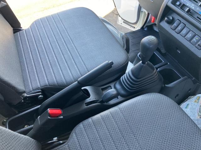 サンバートラック TBスマートアシスト 4WD 長野県限定車 5M/T リヤデフロック LEDヘッドランプ/フォグランプ メッキミラーカバー 4枚リーフスプリング SAIIIt クリアランスソナー ETC ナビ TV オートライト ABS ESC CD USB(24枚目)