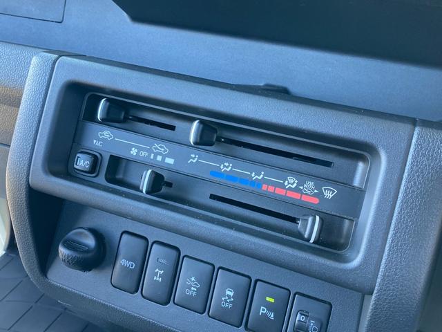 サンバートラック TBスマートアシスト 4WD 長野県限定車 5M/T リヤデフロック LEDヘッドランプ/フォグランプ メッキミラーカバー 4枚リーフスプリング SAIIIt クリアランスソナー ETC ナビ TV オートライト ABS ESC CD USB(28枚目)