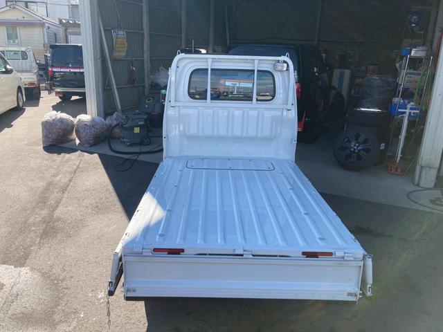 サンバートラック TBスマートアシスト 4WD 長野県限定車 5M/T リヤデフロック LEDヘッドランプ/フォグランプ メッキミラーカバー 4枚リーフスプリング SAIIIt クリアランスソナー ETC ナビ TV オートライト ABS ESC CD USB(40枚目)