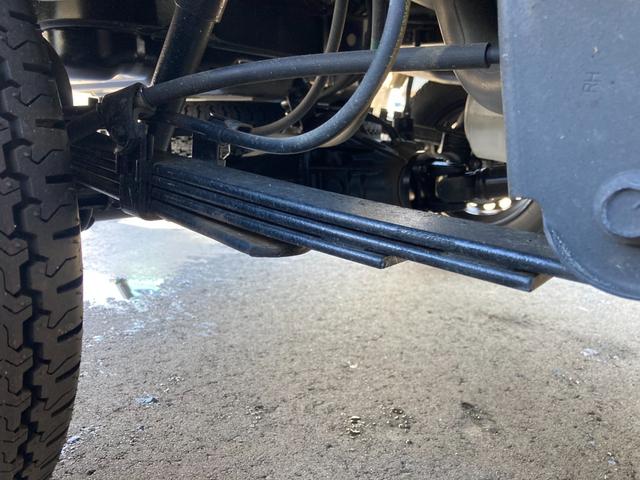 サンバートラック TBスマートアシスト 4WD 長野県限定車 5M/T リヤデフロック LEDヘッドランプ/フォグランプ メッキミラーカバー 4枚リーフスプリング SAIIIt クリアランスソナー ETC ナビ TV オートライト ABS ESC CD USB(46枚目)