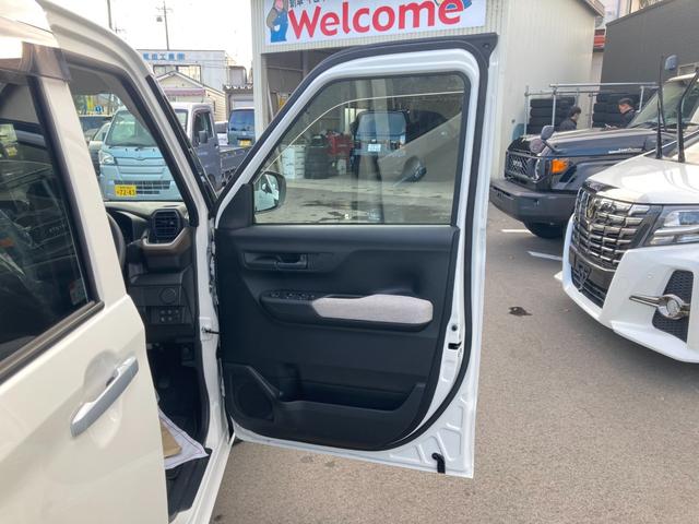 ムーヴ Ｌ　４ＷＤ　届出済未使用車　純正ディスプレイオーディオ　バックカメラ　ＢＴ　両側スライドドア　クリアランスソナー　衝突被害軽減システム　オートハイビーム　ＬＥＤヘッドランプ　キーレス　スペアキー　アイドリングストップ　電動格納ミラー　ＵＳＢ充電ポート　取説（10枚目）