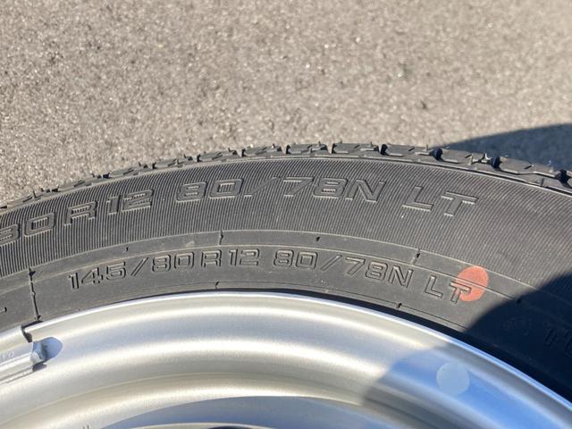 サンバートラック ＪＡ　４ＷＤ　スマートアシスト　ＡＣ　５Ｍ／Ｔ　副変速機　４枚リーフスプリング　リヤデフロック　衝突被害軽減システム　クリアランスソナー　レーンアシスト　アイドリングストップ　オートハイビーム　ＣＤチューナー　荷台ＬＥＤランプ（46枚目）