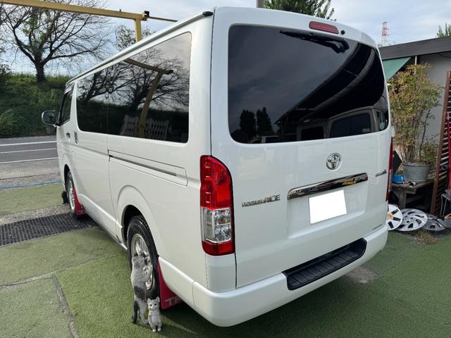 レジアスエースバン スーパーＧＬ　ダークプライム　１オーナー／４ＷＤ／ディーゼル／プッシュスタート／両側パワスラ／寒冷地仕様／バックモニター／ＡＣ１００Ｖ／助手席エアバック／ＬＳＤ／パナソニックナビ／ドライブレコーダー／ＥＴＣ２．０／リヤフィルム施工（4枚目）