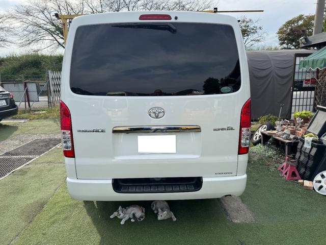 レジアスエースバン スーパーＧＬ　ダークプライム　１オーナー／４ＷＤ／ディーゼル／プッシュスタート／両側パワスラ／寒冷地仕様／バックモニター／ＡＣ１００Ｖ／助手席エアバック／ＬＳＤ／パナソニックナビ／ドライブレコーダー／ＥＴＣ２．０／リヤフィルム施工（5枚目）