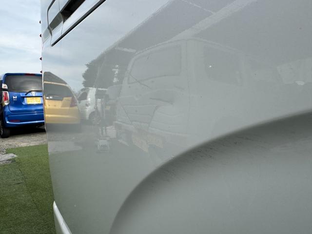 レジアスエースバン スーパーＧＬ　ダークプライム　１オーナー／４ＷＤ／ディーゼル／プッシュスタート／両側パワスラ／寒冷地仕様／バックモニター／ＡＣ１００Ｖ／助手席エアバック／ＬＳＤ／パナソニックナビ／ドライブレコーダー／ＥＴＣ２．０／リヤフィルム施工（22枚目）