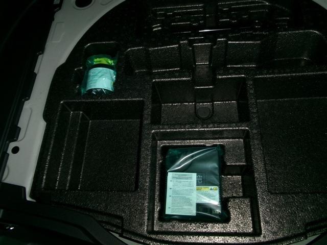 カローラクロス ハイブリッド　Ｚ　サンルーフ　衝突被害軽減システム　フルセグ　メモリーナビ　ドラレコ　バックカメラ　ＥＴＣ　ＬＥＤヘッドランプ　スマートキー　ハイブリッド　記録簿　オートクルーズコントロール（8枚目）