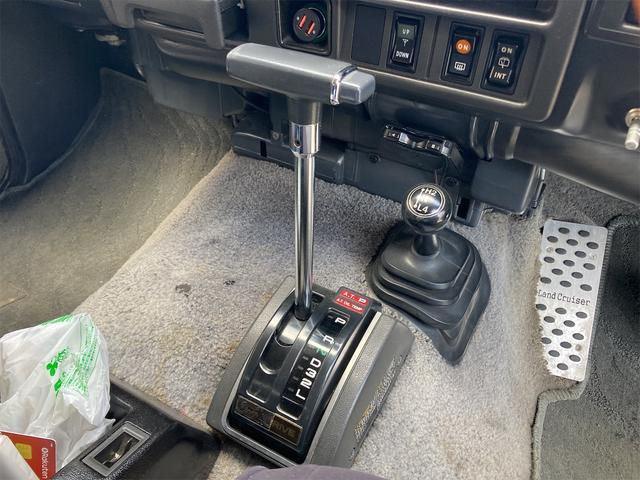 　型式ＦＪ６２Ｇ　４ＷＤ　ＥＴＣ車載器　ストラーダ製ＳＤナビ　フルセグＴＶ　ＤＶＤ再生　Ｂｌｕｅｔｏｏｔｈ　色替車　走行２７４，３３５キロ　ガソリン車　ウッドハンドル　オートマ　車検令和６年４月まで(8枚目)