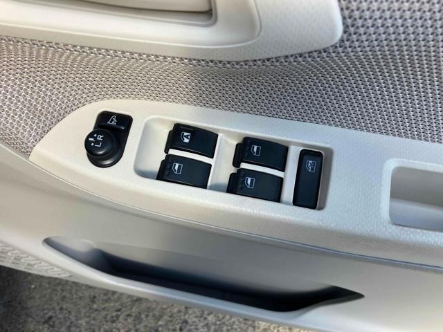 ムーヴ Ｌ　４ＷＤ　ナビ付　ＥＴＣ　キーレスエントリー　アイドリングストップ　電動格納ミラー　ベンチシート　ＣＶＴ　盗難防止システム　ＡＢＳ　ＥＳＣ　衝突安全ボディ　エアコン　パワーステアリング　パワーウィンドウ（5枚目）