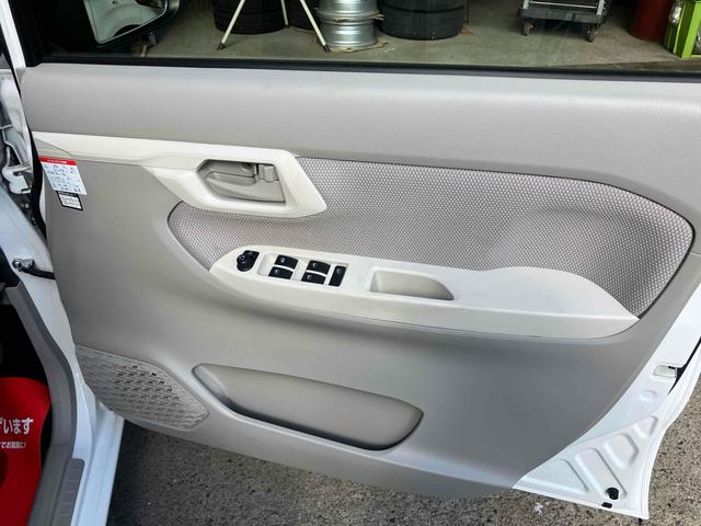 ムーヴ Ｌ　４ＷＤ　ナビ付　ＥＴＣ　キーレスエントリー　アイドリングストップ　電動格納ミラー　ベンチシート　ＣＶＴ　盗難防止システム　ＡＢＳ　ＥＳＣ　衝突安全ボディ　エアコン　パワーステアリング　パワーウィンドウ（6枚目）
