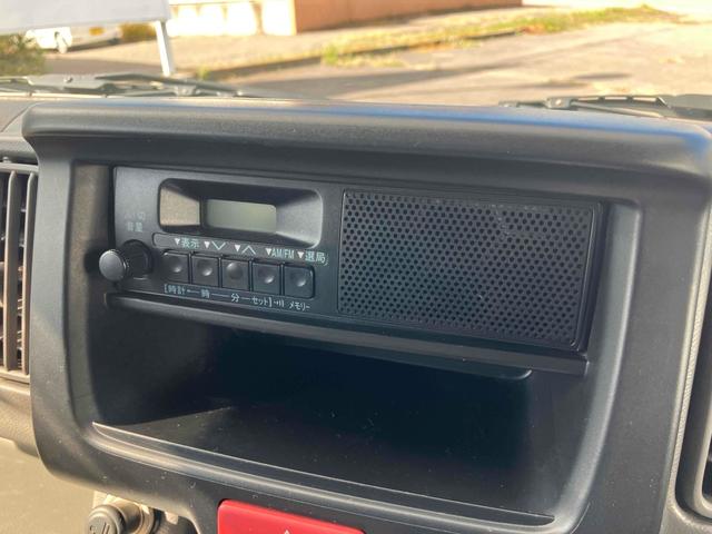 エブリイ ＰＡリミテッド　４ＷＤ　両側スライドドア　キーレス　ライトレベライザー　ＡＴ　盗難防止システム　ＡＢＳ　衝突安全ボディ　エアコン　パワーステアリング（4枚目）