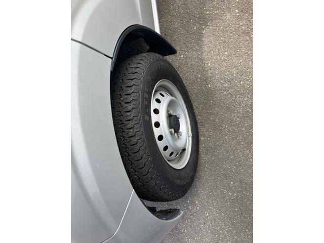 エブリイ ＰＡリミテッド　４ＷＤ　両側スライドドア　キーレス　ライトレベライザー　ＡＴ　盗難防止システム　ＡＢＳ　衝突安全ボディ　エアコン　パワーステアリング（19枚目）