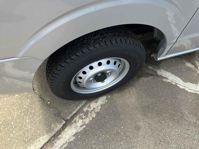 エブリイ ＰＡリミテッド　４ＷＤ　両側スライドドア　キーレス　ライトレベライザー　ＡＴ　盗難防止システム　ＡＢＳ　衝突安全ボディ　エアコン　パワーステアリング（20枚目）