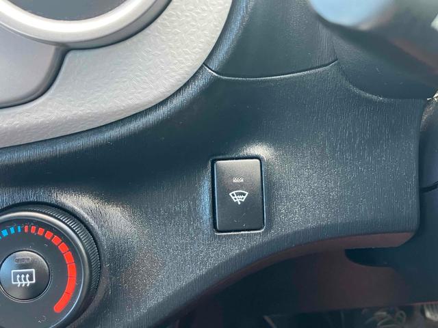 ヴィッツ Ｆ　４ＷＤ　ＥＴＣ　ナビＴＶ　アルミホイール　キーレス　エンジンスターター　電動格納ミラー　ＣＶＴ　衝突安全ボディ　ＡＢＳ　ＣＤ　取扱説明書　リアワイパー　ライトレベライザー（7枚目）