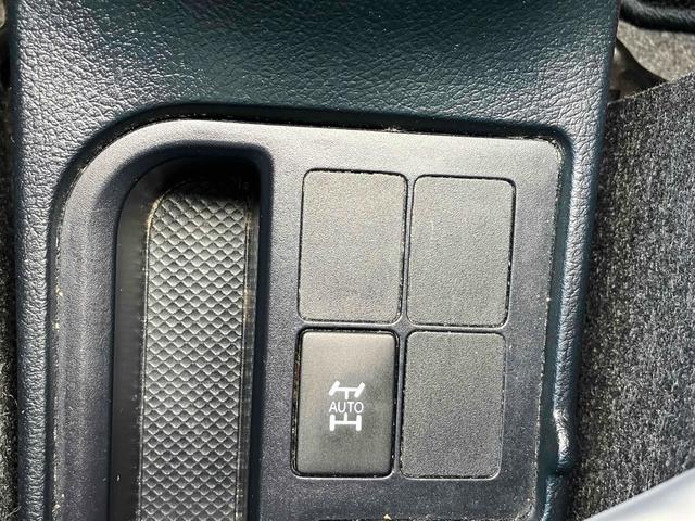 ヴィッツ Ｆ　４ＷＤ　ＥＴＣ　ナビＴＶ　アルミホイール　キーレス　エンジンスターター　電動格納ミラー　ＣＶＴ　衝突安全ボディ　ＡＢＳ　ＣＤ　取扱説明書　リアワイパー　ライトレベライザー（9枚目）
