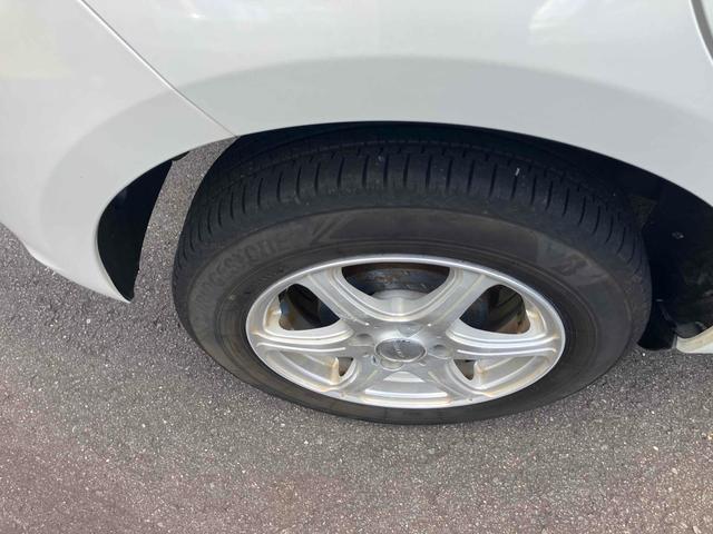 ヴィッツ Ｆ　４ＷＤ　ＥＴＣ　ナビＴＶ　アルミホイール　キーレス　エンジンスターター　電動格納ミラー　ＣＶＴ　衝突安全ボディ　ＡＢＳ　ＣＤ　取扱説明書　リアワイパー　ライトレベライザー（35枚目）
