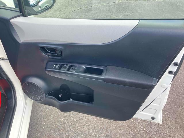 ヴィッツ Ｆ　４ＷＤ　ＥＴＣ　ナビＴＶ　アルミホイール　キーレス　エンジンスターター　電動格納ミラー　ＣＶＴ　衝突安全ボディ　ＡＢＳ　ＣＤ　取扱説明書　リアワイパー　ライトレベライザー（40枚目）