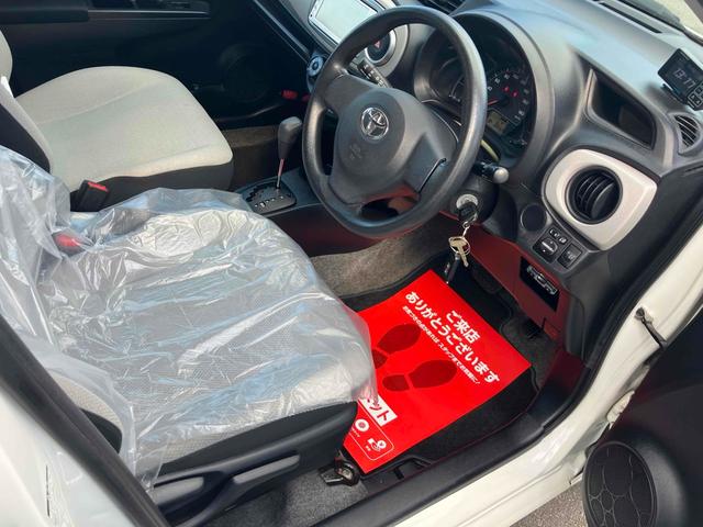 ヴィッツ Ｆ　４ＷＤ　ＥＴＣ　ナビＴＶ　アルミホイール　キーレス　エンジンスターター　電動格納ミラー　ＣＶＴ　衝突安全ボディ　ＡＢＳ　ＣＤ　取扱説明書　リアワイパー　ライトレベライザー（44枚目）