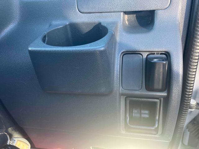 ハイゼットカーゴ DX 4WD 5MT 両側スライドドア キーレスエントリー エアコン パワーステアリング パワーウィンドウ 運転席エアバッグ 助手席エアバッグ(7枚目)