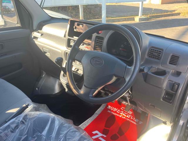 ハイゼットカーゴ DX 4WD 5MT 両側スライドドア キーレスエントリー エアコン パワーステアリング パワーウィンドウ 運転席エアバッグ 助手席エアバッグ(9枚目)