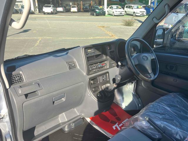 ハイゼットカーゴ DX 4WD 5MT 両側スライドドア キーレスエントリー エアコン パワーステアリング パワーウィンドウ 運転席エアバッグ 助手席エアバッグ(28枚目)