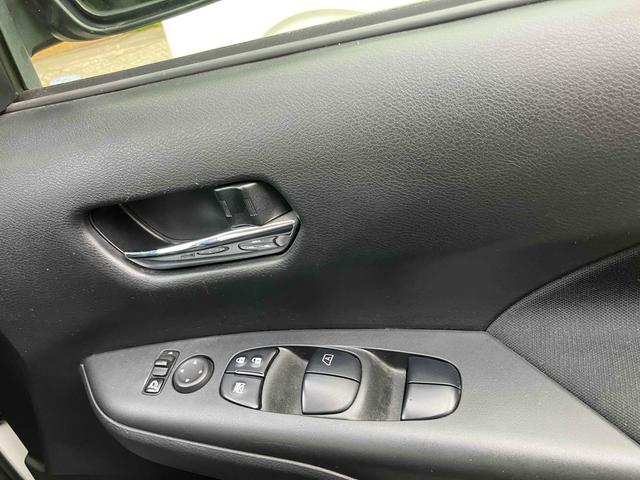 セレナ ハイウェイスター 4WD ドライブレコーダー ETC 全周囲カメラ ナビ TV クリアランスソナー オートクルーズコントロール パークアシスト 衝突被害軽減システム 両側電動スライドドア オートライト スマートキー(11枚目)