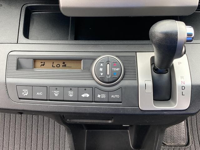フリード ＧＨ　Ｓキー　ＥＴＣ　ナビ　フルセグ　ＣＤ　ＤＶＤ　Ｂｌｕｅｔｏｏｔｈ　Ｂカメラ　ＨＩＤ　アルミ　オートライト　フリップダウンモニター　片側Ｐスラ（23枚目）
