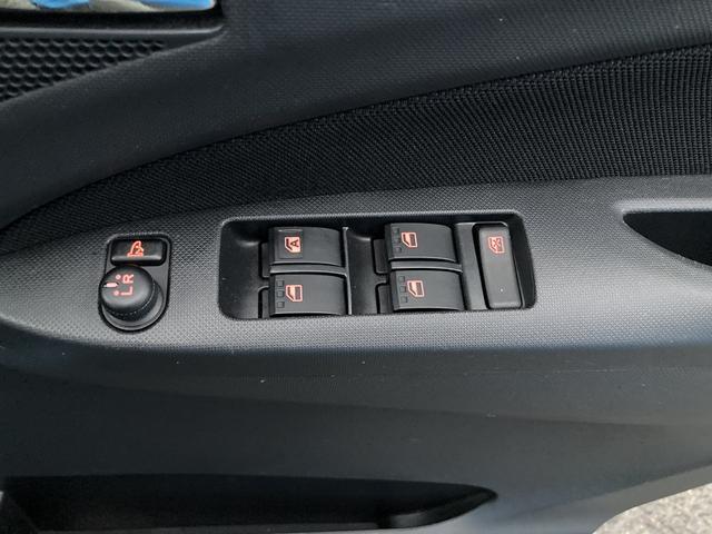 ステラ カスタムＲ　Ｓキー　ｉｓｔｏｐ　ナビ　フルセグ　ＣＤ　ＤＶＤ　Ｂｌｕｅｔｏｏｔｈ　フォグ　ＨＩＤ　アルミ（31枚目）