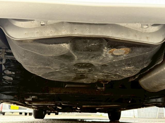 プリウス Ｓ　Ｓキー　ＥＴＣ　ｉｓｔｏｐ　ナビ　フルセグ　ＣＤ　ＤＶＤ　バックカメラ　フォグ　Ｒフォグ　ＨＩＤ　アルミ（43枚目）