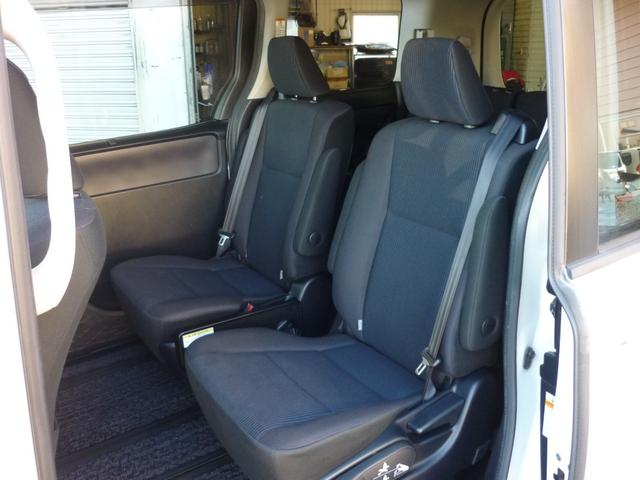 ノア ハイブリッドＸ　両側パワースライドドア　フリップダウン　ナビ　テレビ　Ｂｌｕｅｔｏｏｔｈ　バックカメラ　スマートキースペア有　トヨタセーフティセンス　ＥＴＣ（18枚目）