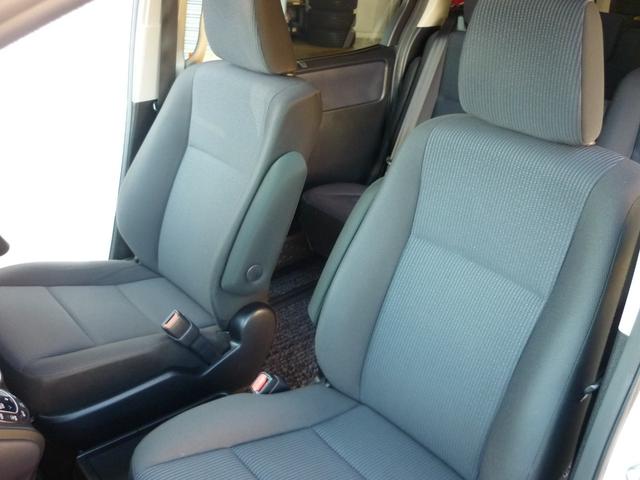 ノア ハイブリッドＸ　両側パワースライドドア　フリップダウン　ナビ　テレビ　Ｂｌｕｅｔｏｏｔｈ　バックカメラ　スマートキースペア有　トヨタセーフティセンス　ＥＴＣ（19枚目）