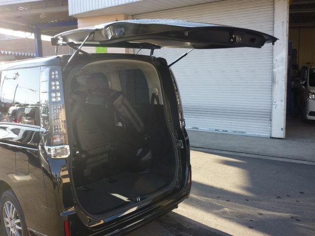 ヴォクシー ハイブリッドＸ　両側パワースライドドア　ハイブリット　スマートキースペア有　ナビ　Ｂｌｕｅｔｏｏｔｈ　バックカメラ　フリップダウンモニター　ワイパーデアイサー　ＥＴＣ（12枚目）