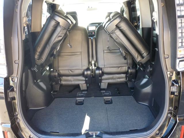 ヴォクシー ハイブリッドＸ　両側パワースライドドア　ハイブリット　スマートキースペア有　ナビ　Ｂｌｕｅｔｏｏｔｈ　バックカメラ　フリップダウンモニター　ワイパーデアイサー　ＥＴＣ（13枚目）