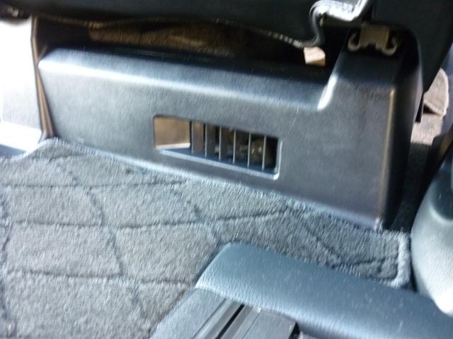 ヴォクシー ハイブリッドＸ　両側パワースライドドア　ハイブリット　スマートキースペア有　ナビ　Ｂｌｕｅｔｏｏｔｈ　バックカメラ　フリップダウンモニター　ワイパーデアイサー　ＥＴＣ（28枚目）