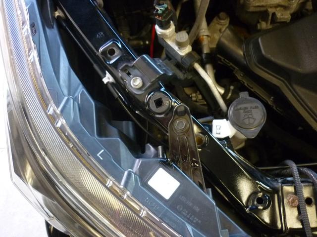 ヴォクシー ハイブリッドＸ　両側パワースライドドア　ハイブリット　スマートキースペア有　ナビ　Ｂｌｕｅｔｏｏｔｈ　バックカメラ　フリップダウンモニター　ワイパーデアイサー　ＥＴＣ（38枚目）