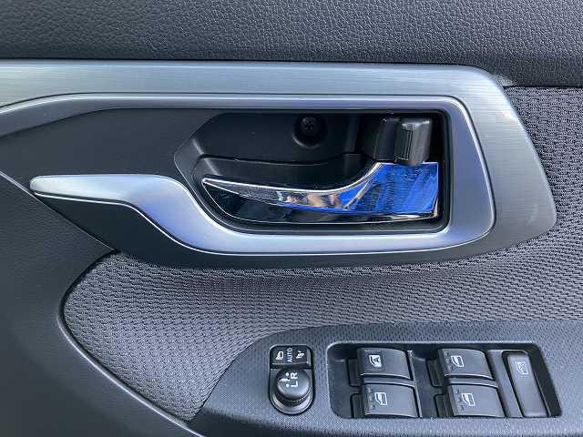 ステラ カスタムＦ　検２年　アイドリングストップ　スマートキー　ＣＤ　フォグ　ＨＩＤ　アルミホイール　ベンチシート　ウィンカーミラー　オートエアコン　プッシュスタート（17枚目）