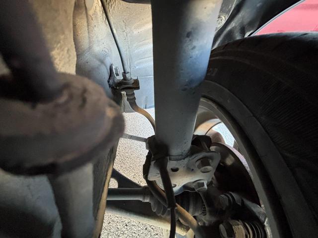 下回り防錆プランは、雪道でまかれる塩化カルシウム（融雪剤）や潮風などから発生する錆などの劣化を防ぎ、車の下回りをガードします。