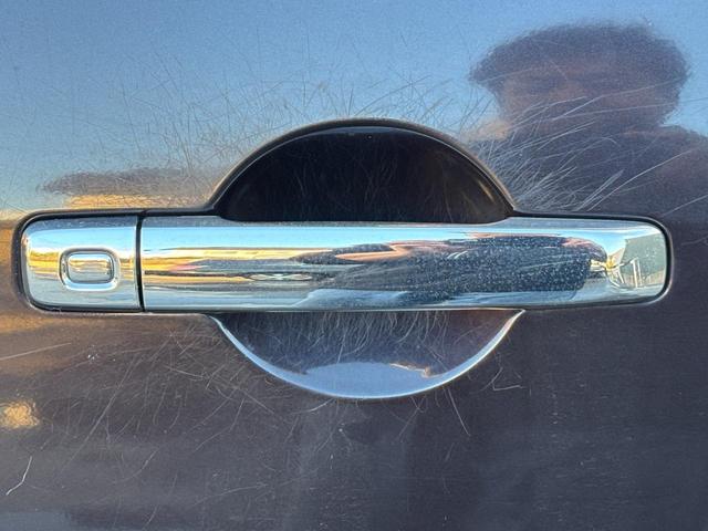 セレナ ハイウェイスター　Ｓ－ハイブリッド　自社　ローン　対応　検２年　Ｓキー　ナビ　フルセグ　ＣＤ　ＤＶＤ　ＨＩＤ　フォグ　アルミ　エアロ　片側Ｐスラ　自社分割　一般ローン通らない方　頭金不要　最大６０回払い　保証人不要　仮審査必要（40枚目）