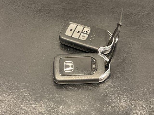 ステップワゴンスパーダ スパーダ・クールスピリットホンダセンシング　純正ドライブレコーダー前後あり　サイドエアバック　スマートキ　左右電動スライドドア　バックモニタ　Ｗエアコン　地ＴＶ　ナビ＆ＴＶ　三列シート　助手席エアバッグ　ＡＡＣ　横滑り防止機能　ターボ車　ＡＢＳ（38枚目）