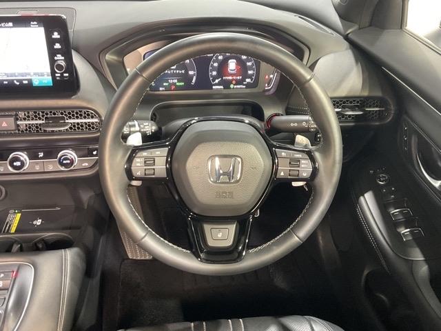 ZR-V e:HEVZ特別仕様車ブラックスタイル 【弊社デモカー】 アラウンドビューモニター LEDヘッドランプ スマ-トキ- クルコン ETC車載器 電動シート ドライブレコーダー シートヒーター 本革シート バックカメラ 盗難防止装置 ESC(13枚目)