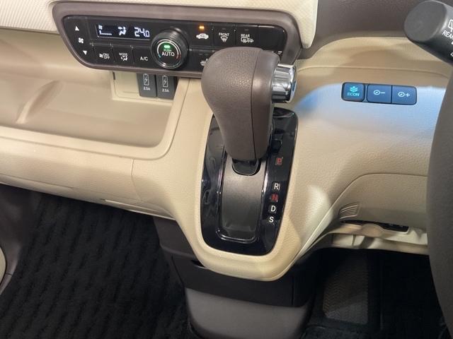 Ｎ－ＢＯＸ Ｇ・Ｌターボホンダセンシング　【いまコレ＋】新品フロアマット　Ｗ電動ドア　リアカメラ　衝突軽減ブレーキ　クルコン　フルタイム４ＷＤ　ＬＥＤライト　パワーウィンドウ　ドラレコ　エアコン　盗難防止システム　サイドエアバッグ　ターボ（15枚目）